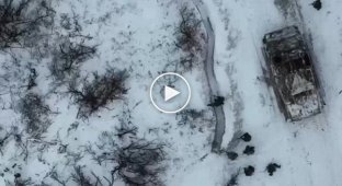 Ukrainian drone drops FOGs on Russian infantry in Lugansk region