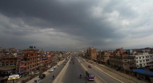 Пригородные дороги Катманду - настоящий ад (11 фото)