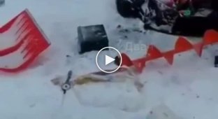 A drunk driver made a ride on the ice of the river and crushed the tent with the fishermen