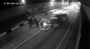 З'явилося відео моторошної аварії в тунелі в Росії