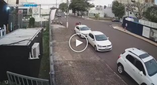 Минус три мотоцикла - мото авария из Бразилии
