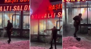 Winter trend with boiling water backfires (2 photos + 1 video)