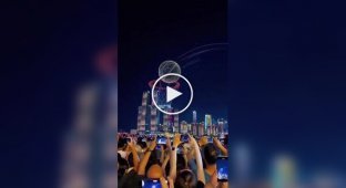 Эффектное шоу дронов прошло в Китае