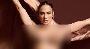 54-year-old Jennifer Lopez is stunning in shape (4 photos)