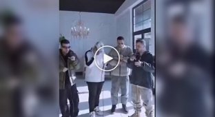 У цьому відео не звучить жоден інструмент