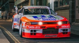 The only Nissan Skyline GT-R R32 that won the endurance race will be put up for auction (36 photos)