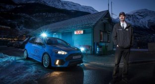 В Норвегии таксист возит клиентов на 350-сильном Ford Focus RS (2 фото + 1 видео)