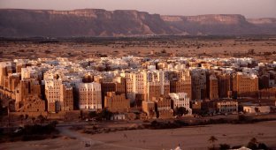 Ancient clay skyscrapers of Shibam city. How people live in them today (14 photos)