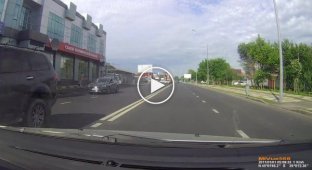Пять человек пострадали в Краснодаре из-за невнимательности одного водителя