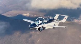 A flying car, AirCar 2, was shown in Slovakia