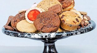 What We Eat: A British Woman Kept Sweets for 20 Years, and They Didn't Care (7 photos)