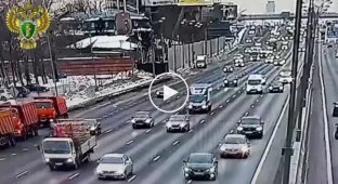The moment of the collision on the Moscow Ring Road with two dead was caught on video