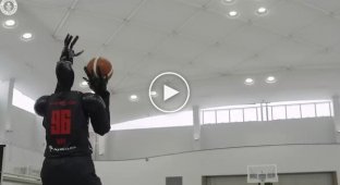 Toyota robot sets record for the longest throw into a basketball hoop