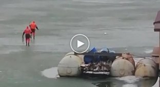 В Дзержинске рыбак по льду сбежал от пытавшихся спасти его сотрудников МЧС