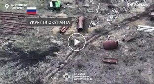 A kamikaze drone flies into the pipe where the Russian invader is hiding