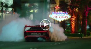 Ken Block's "Electrichan" all-electric Audi melts tires across Las Vegas at night