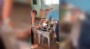 Дитячий садок для дорослих у Шотландії