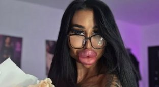 Бьюти-мастер Карина Иванова удивляет своими губами (5 фото + видео)