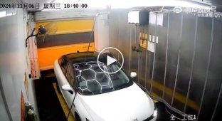 Он хотел помыть машину