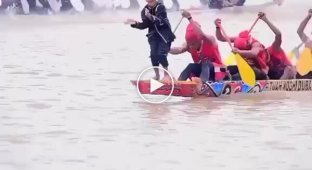 Boy became an Internet star by dancing on the bow of a boat during a race
