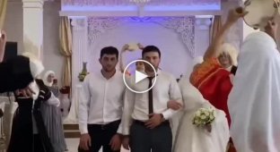 У Дагестані друг нареченого прикував його до себе наручниками і забув ключ