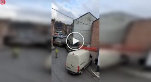 Місія по землі: транспортування F-16 здивувало мешканців Бельгії