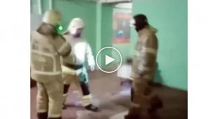 Танцевальная пауза от пожарных