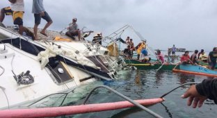 У Филиппин обнаружили дрейфующую яхту с мумией на борту (5 фото)