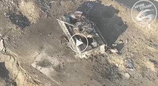Ukrainian drones drop FOGs and grenades on Russian military personnel near the village of Krynki in the Kherson region
