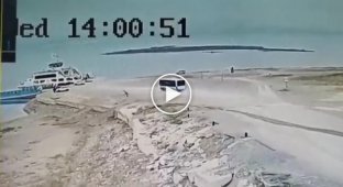 In Turkey, a bus with people suddenly fell into a reservoir