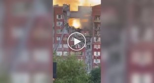 После попадания российской ракеты в жилой дом в Днепре