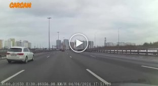 Як здивувати всіх водіїв своїм виїздом на трасу