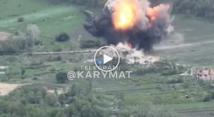 The strike of Ukrainian guided munitions JDAM on the building with the Russian military in the Bakhmut direction