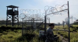 Гуантанамо - тюрьма для особо опасных террористов (17 фото)