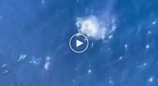 Що буде, якщо кинути яблуко з нафтової платформи