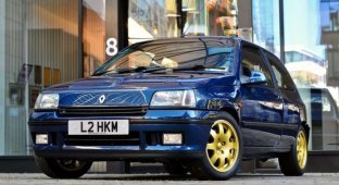 One of the best Renault Clio Williams hot hatches beautifully restored for auction (18 photos)
