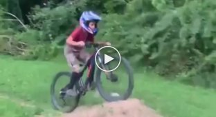 Первый прыжок через трамплин выглядит так