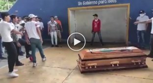 В Мексике подросток забил последний гол на своих похоронах