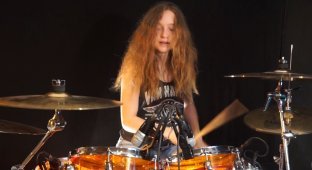 Sina drummer (6 photos + 7 videos)