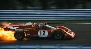 A rare $3 million Ferrari sports car burned down in the US (5 photos)