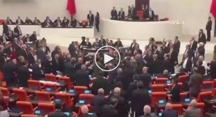 Turkish MPs fought at a budget meeting