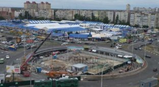 Как киевляне сорвали планы застройщика и Кличко относительно ТРЦ над станцией метро