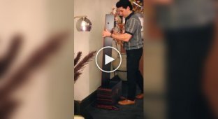 Стол для богатых любителей настолок