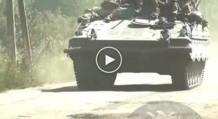 Ukrainian footage somewhere near Robotino with Marder 1A3 BMP, Leopard 2A6 tank and Mi-24P helicopters