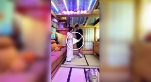 Китаєць перетворив свою невелику квартиру