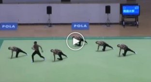Японская синхронная гимнастика