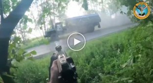 Солдаты украинской армии устроили засаду на грузовик российской армии
