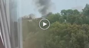 Момент удара по жилому дому в Сумах БПЛА-камикадзе иранского производства Geran-2 (Shahed-136)