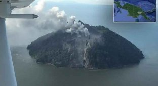 Проснувшийся вулкан заставил эвакуироваться жителей целого острова (5 фото + 1 видео)