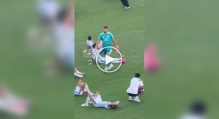 A Spanish goalkeeper earned fans' respect with his actions after the 2026 World Cup final